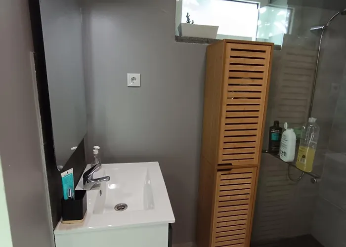 The Goat's Place Iii * 加乌拉