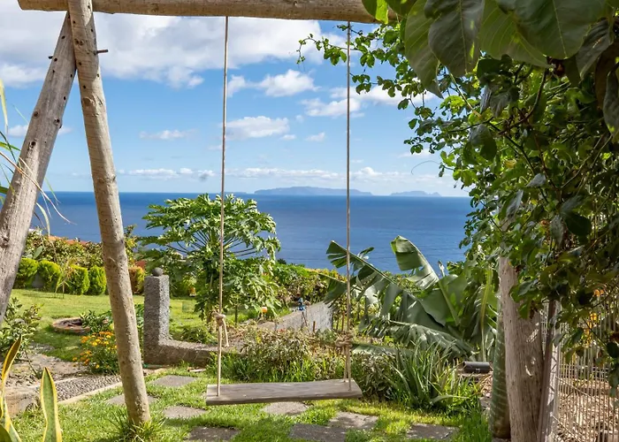 The Goat's Place Iii * 加乌拉